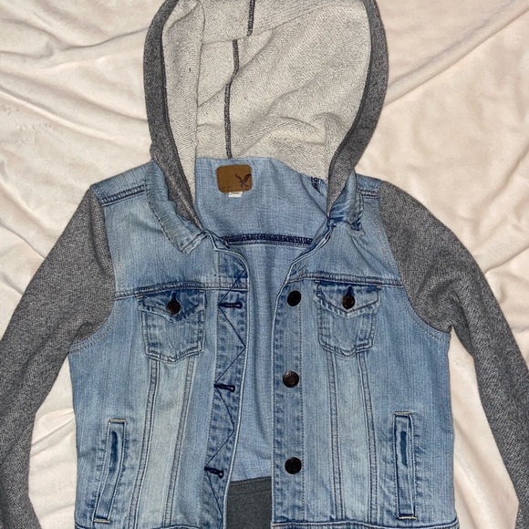 American Eagle denim jacket - Picture 2 of 3
